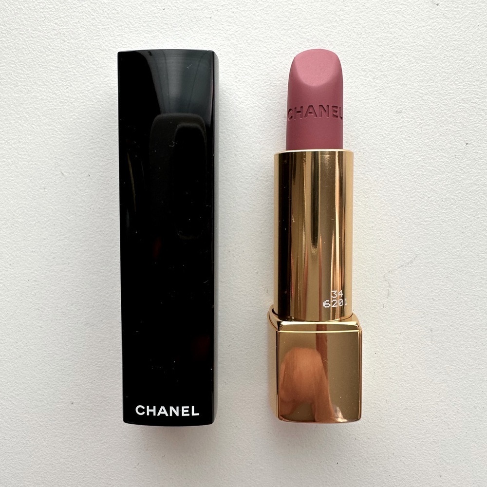 Chanel Rouge Allure Velvet lipstick #34 la raffiné